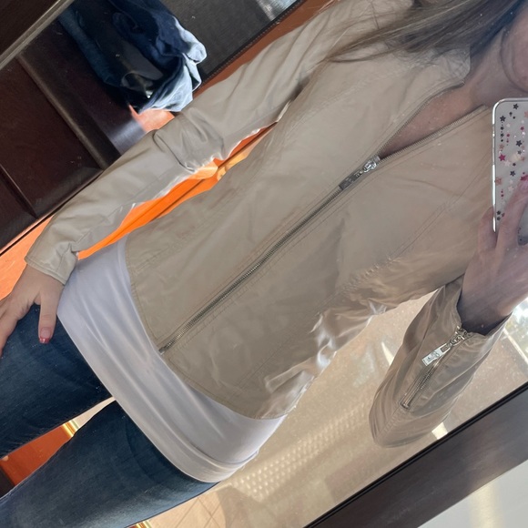 Guess and Moto Bootlegger faux leather jackets XS 3 free scarves included! - Picture 3 of 15